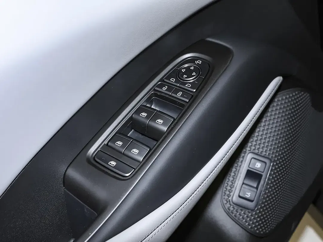 BYD Seal 6 - Thumbnail 13