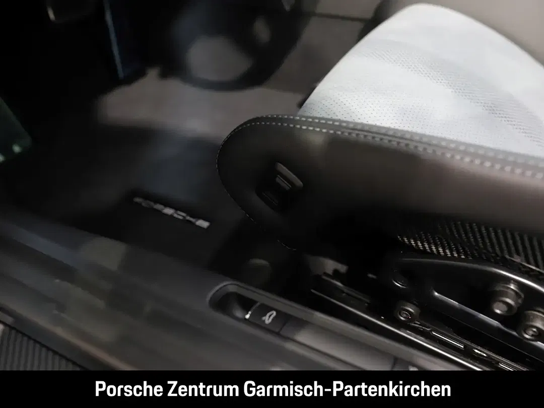 Porsche 718 Spyder - Thumbnail 17