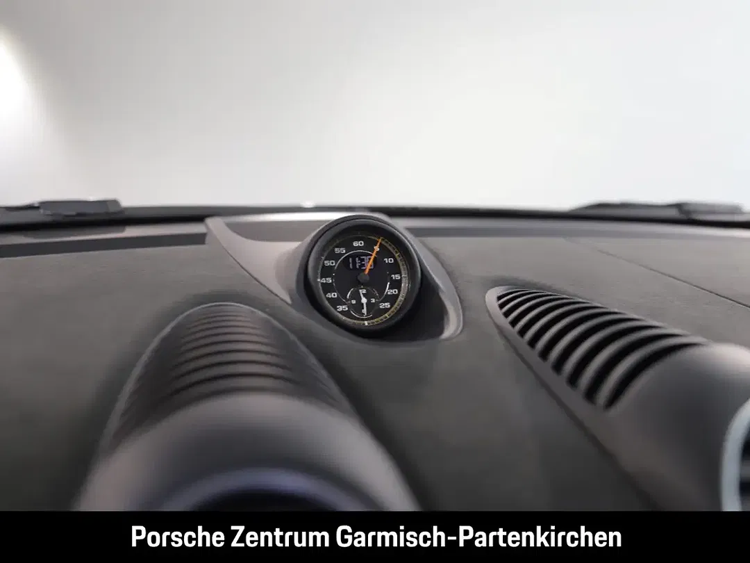 Porsche 718 Spyder - Thumbnail 23