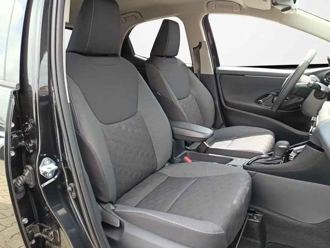 Toyota Yaris - Thumbnail 15