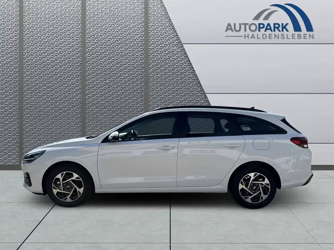 Hyundai i30 - Thumbnail 2