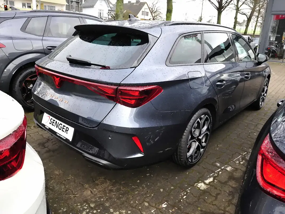 CUPRA Leon - Thumbnail 2