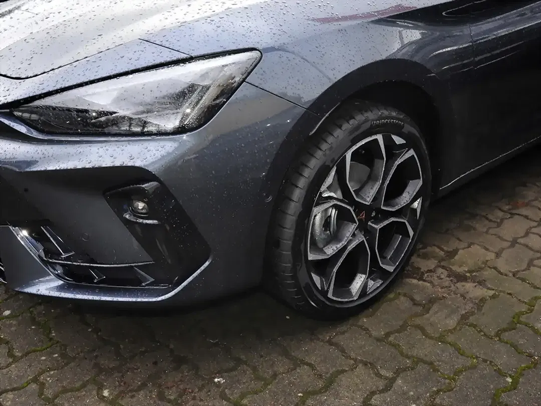 CUPRA Leon - Thumbnail 3