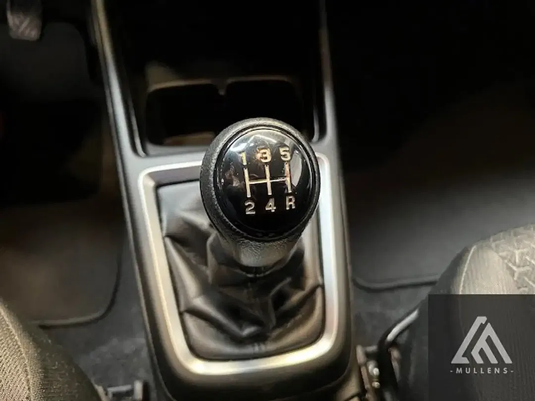 Suzuki Swift - Thumbnail 13