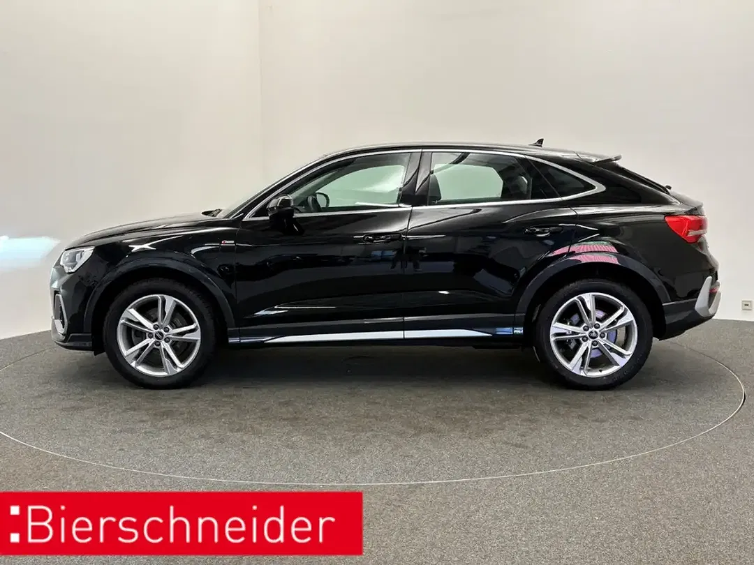 Audi Q3 - Thumbnail 3