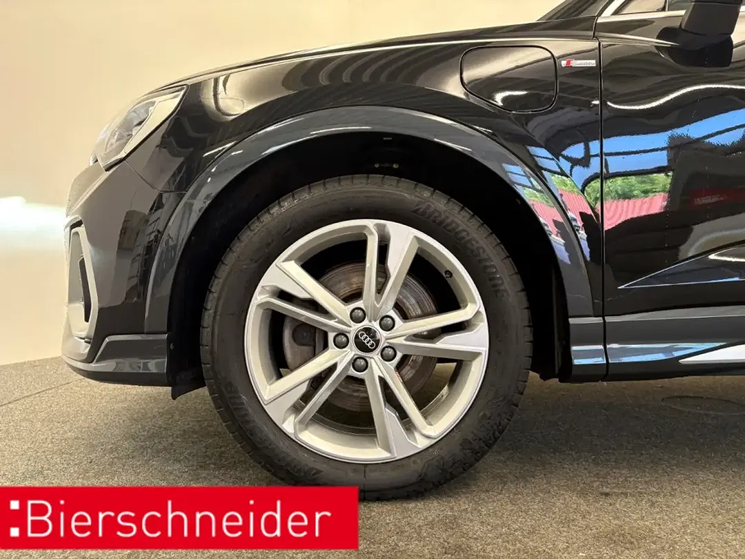 Audi Q3 - Thumbnail 4