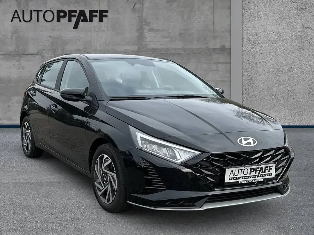 Hyundai i20 - Thumbnail 3