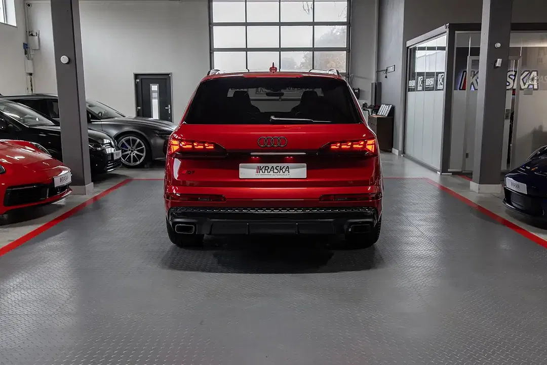 Audi Q7 - Thumbnail 10