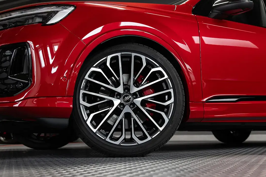 Audi Q7 - Thumbnail 2