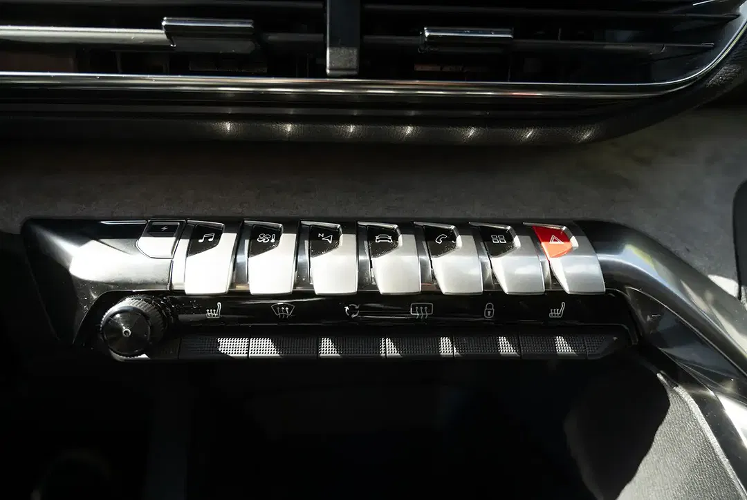 Peugeot 3008 - Thumbnail 10