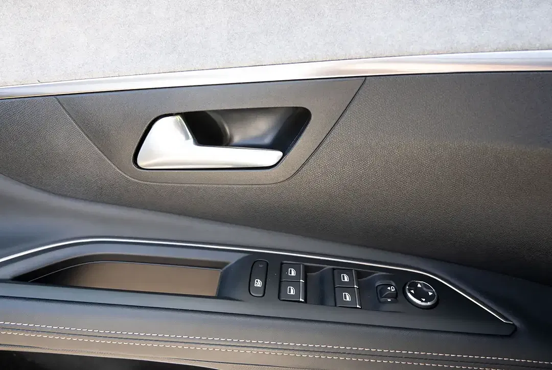Peugeot 3008 - Thumbnail 13