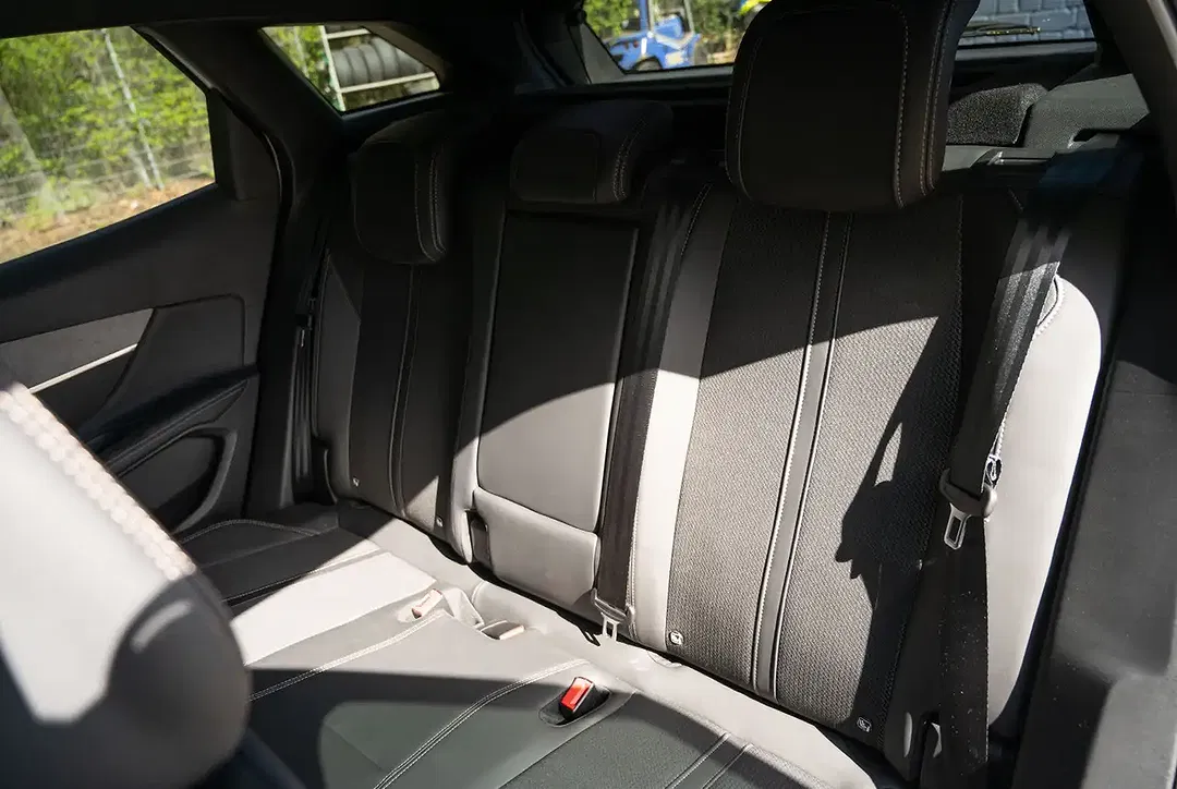 Peugeot 3008 - Thumbnail 8