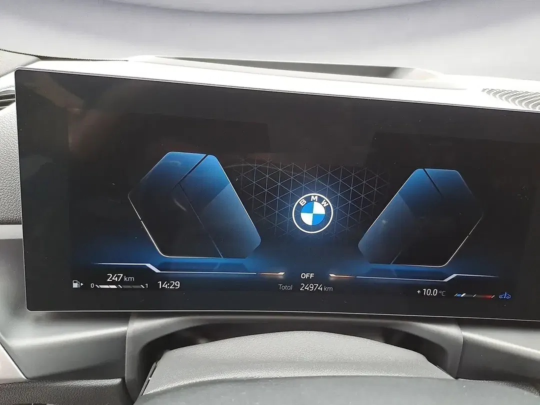 BMW 320 - Thumbnail 9