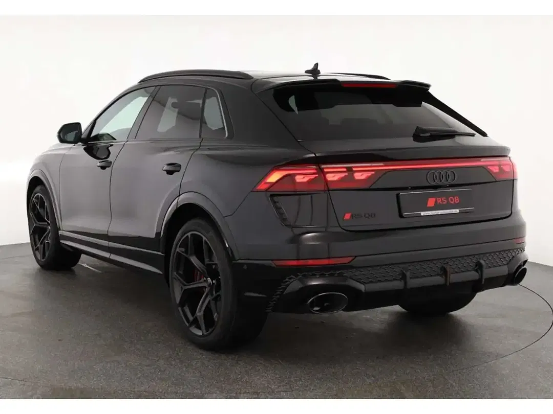 Audi RS Q8 - Thumbnail 3