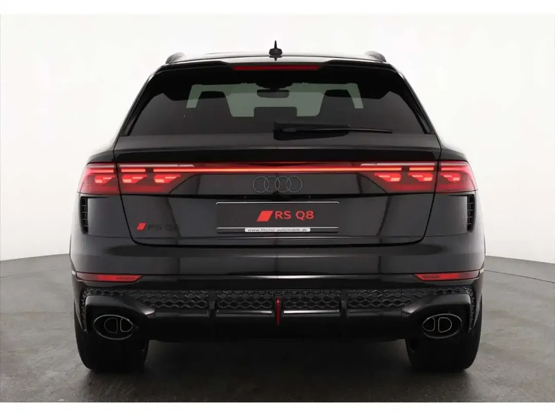 Audi RS Q8 - Thumbnail 4