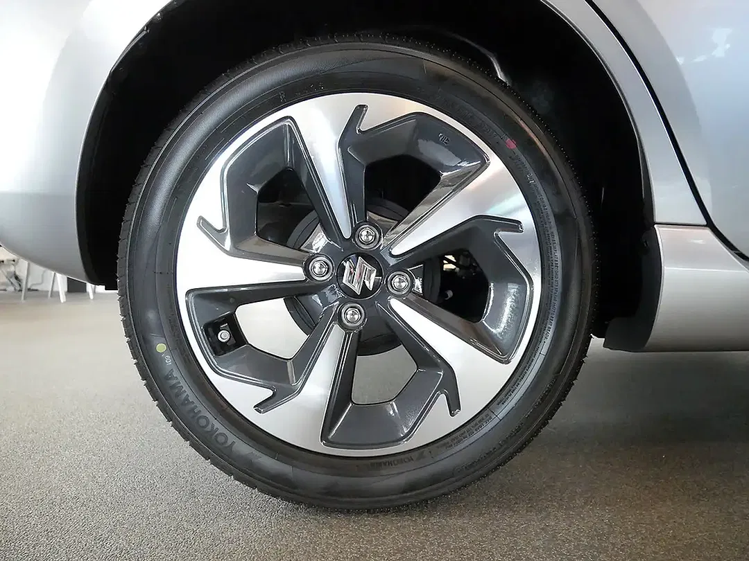 Suzuki Swift - Thumbnail 7