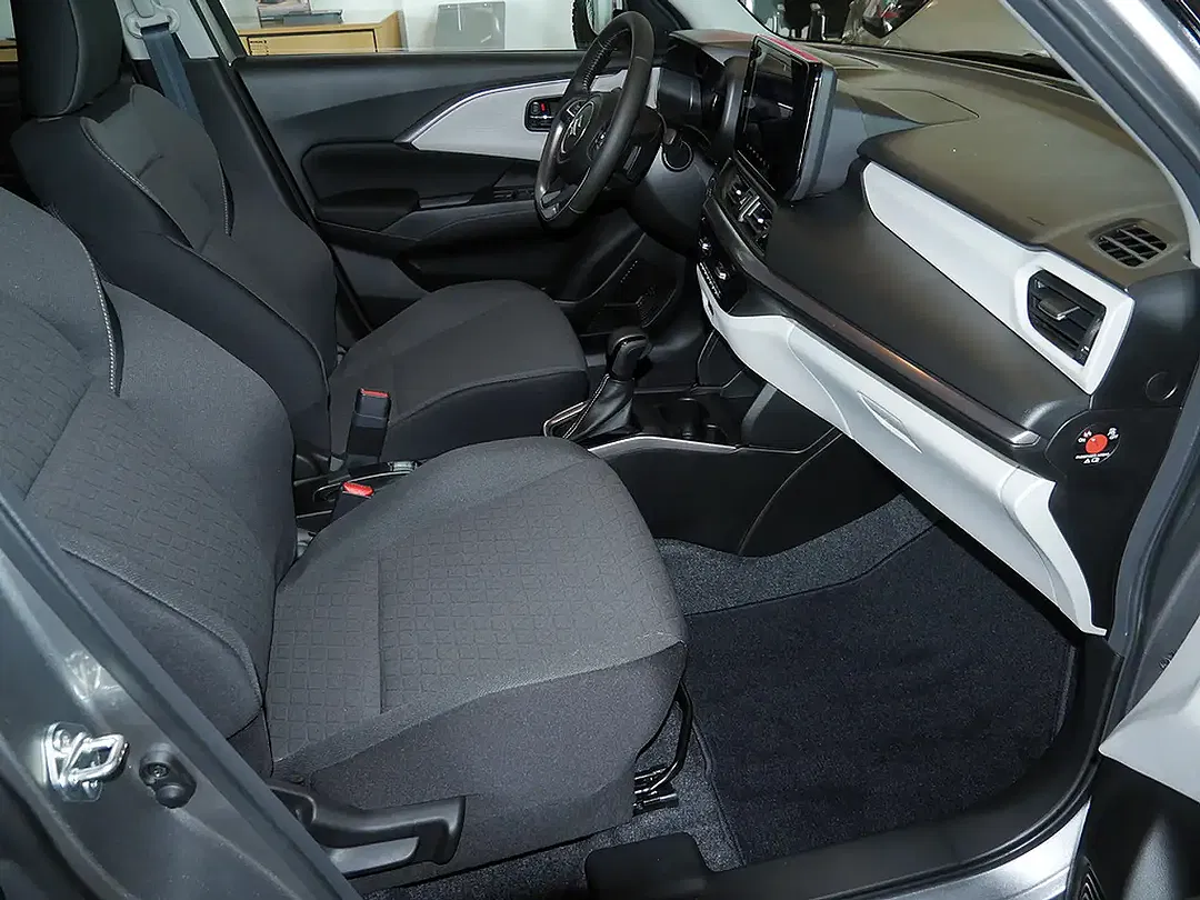 Suzuki Swift - Thumbnail 8