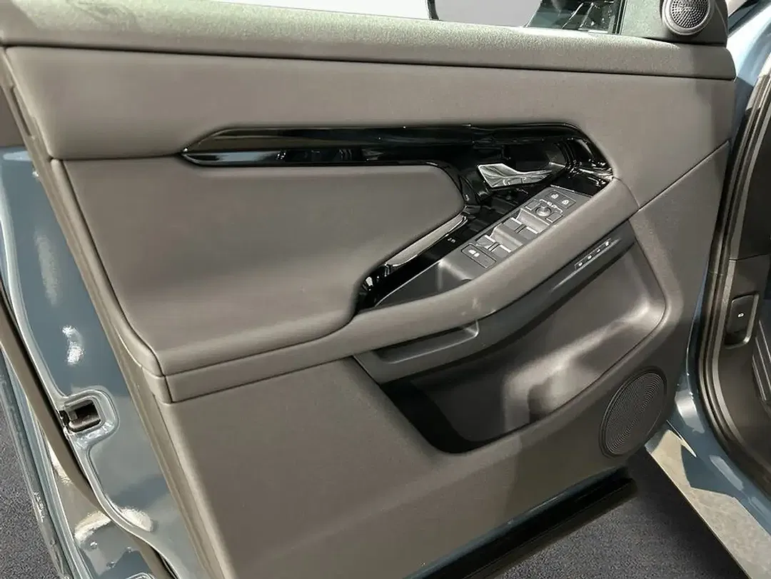 Land Rover Range Rover Evoque - Thumbnail 13