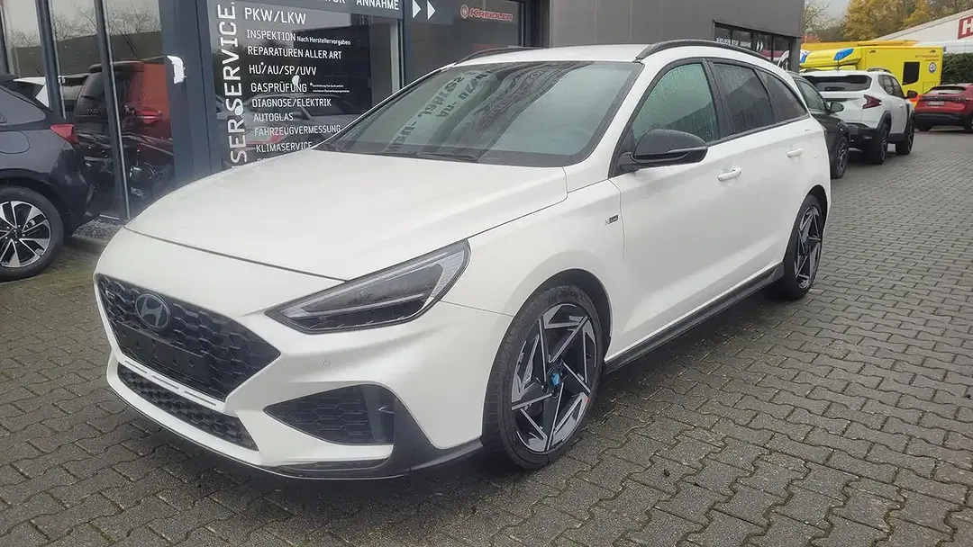 Hyundai i30 - Thumbnail 1