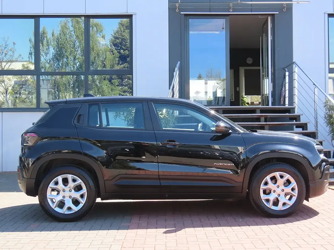 Jeep Avenger - Thumbnail 11