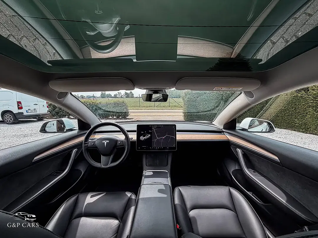 Tesla Model 3 - Thumbnail 14