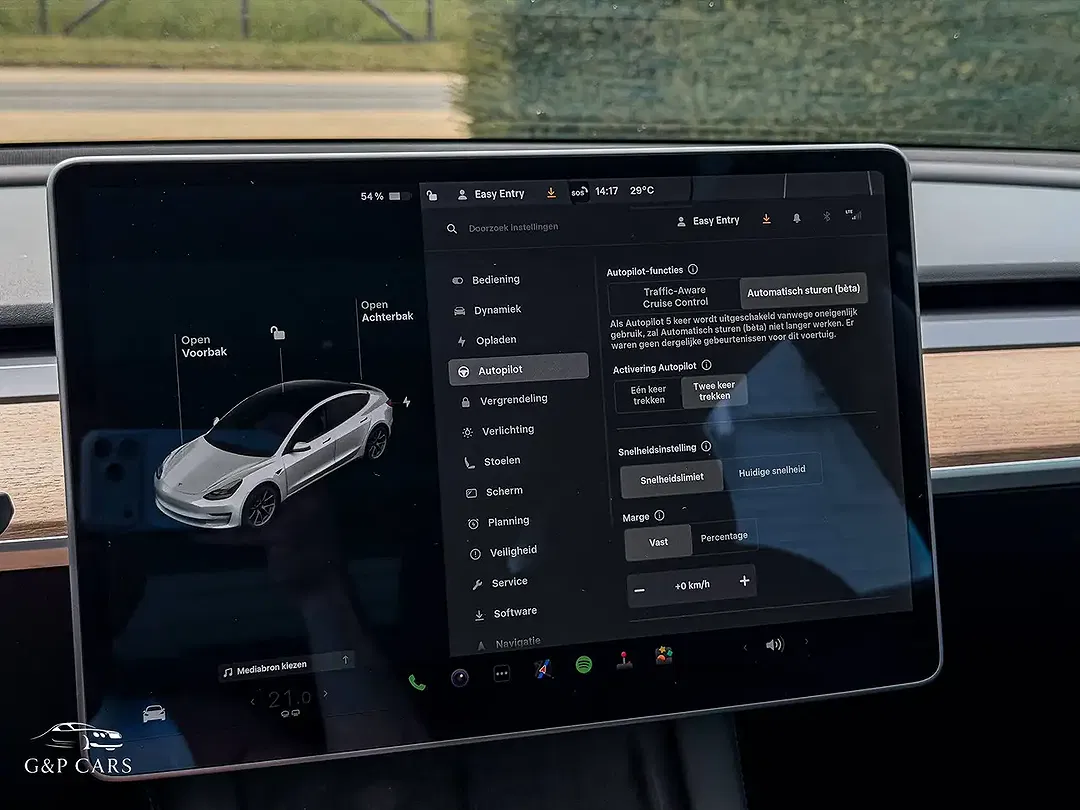 Tesla Model 3 - Thumbnail 21
