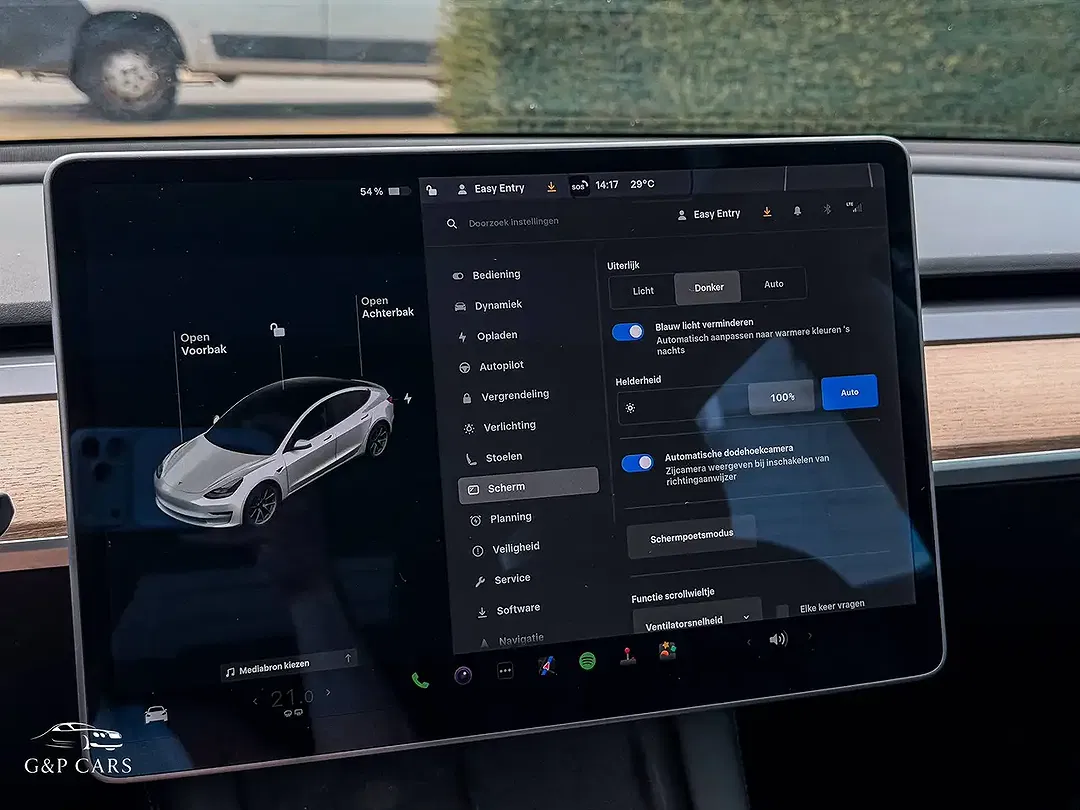Tesla Model 3 - Thumbnail 25