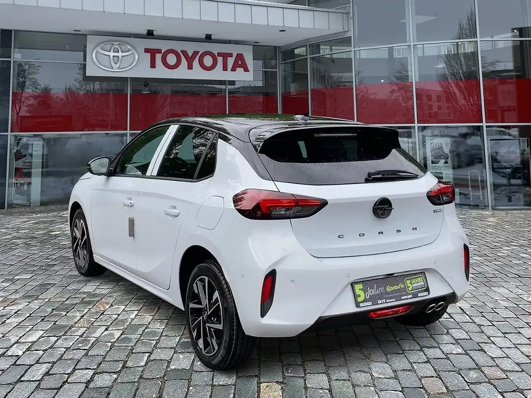 Opel Corsa - Thumbnail 3
