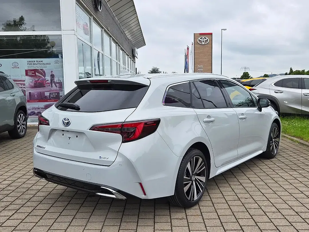 Toyota Corolla - Thumbnail 3