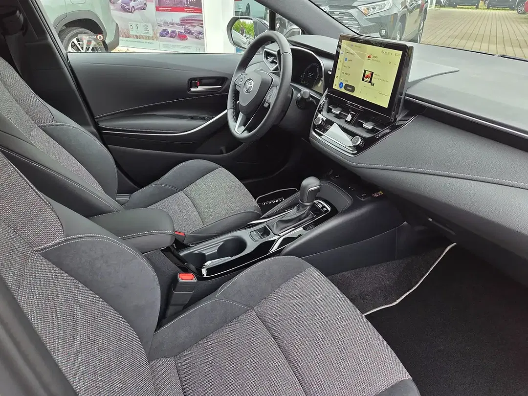 Toyota Corolla - Thumbnail 8
