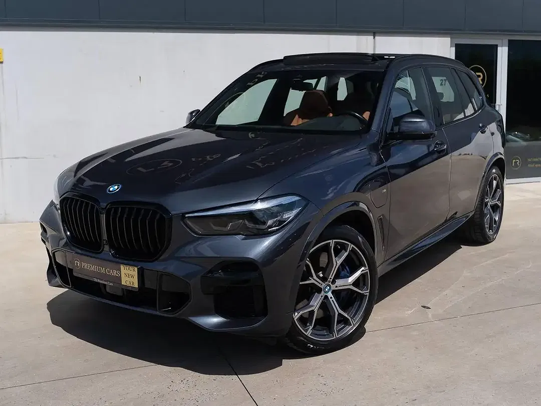 BMW X5 - Thumbnail 1