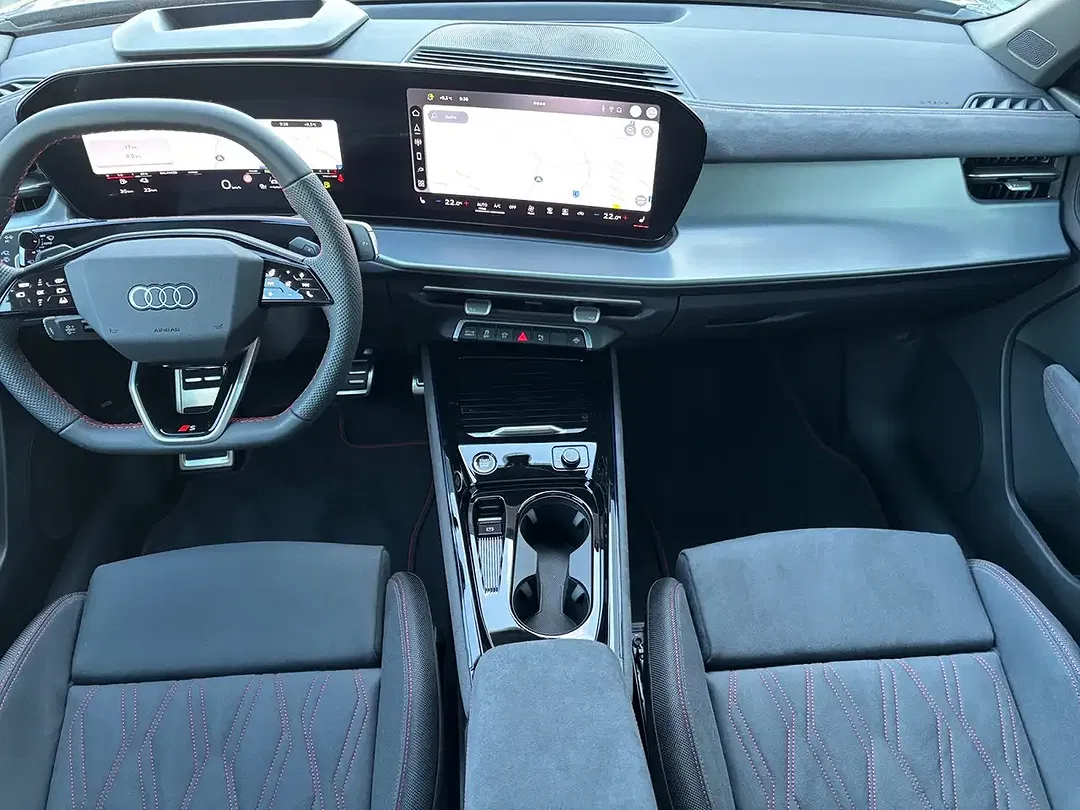 Audi Q3 - Thumbnail 9