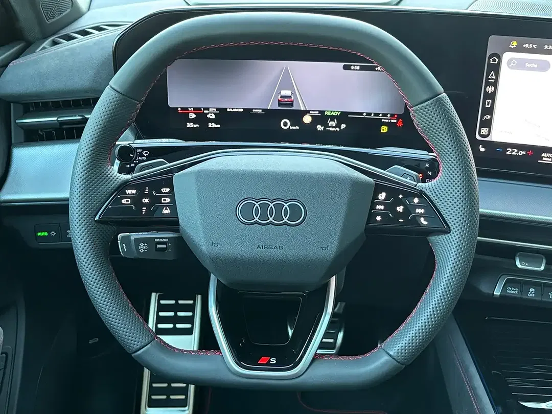 Audi Q3 - Thumbnail 11