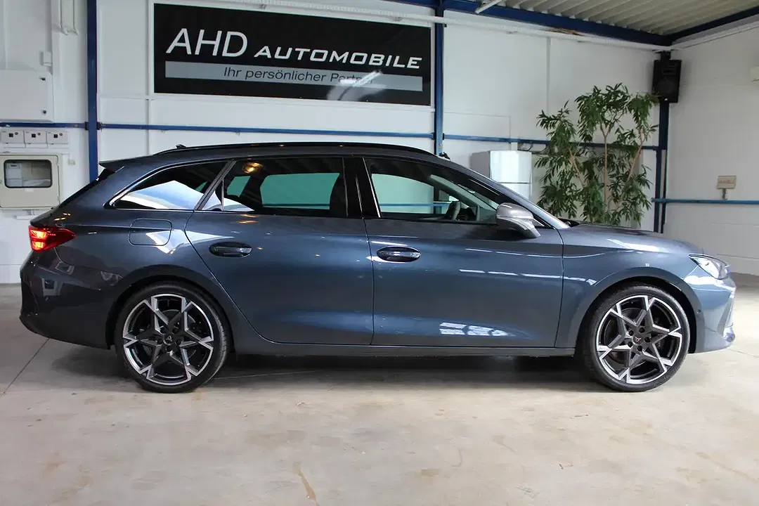 CUPRA Leon - Thumbnail 2