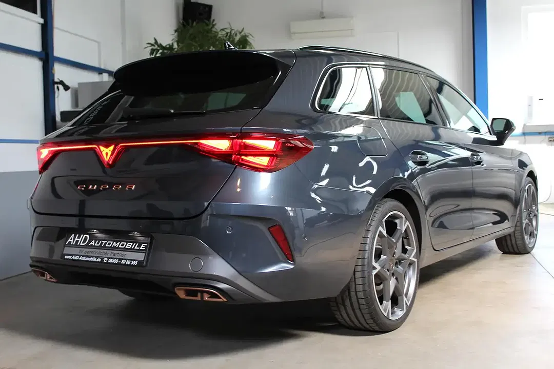 CUPRA Leon - Thumbnail 3