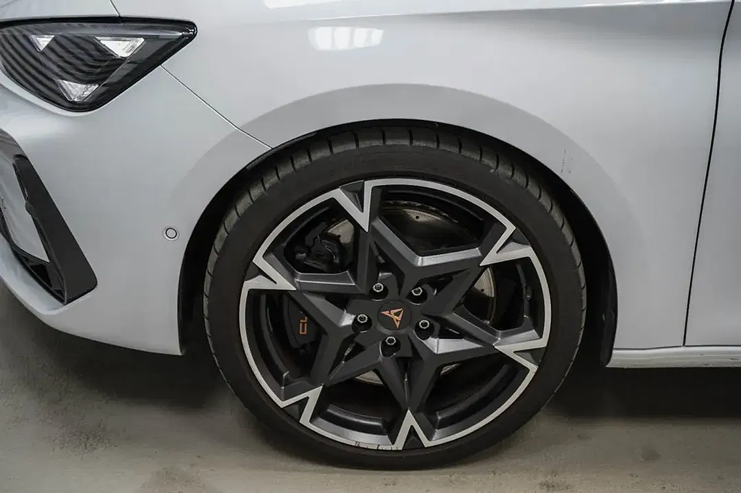 CUPRA Leon - Thumbnail 5