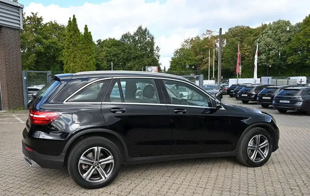 Mercedes-Benz GLC 250 - Thumbnail 4