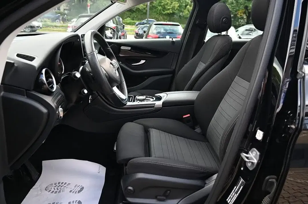 Mercedes-Benz GLC 250 - Thumbnail 9