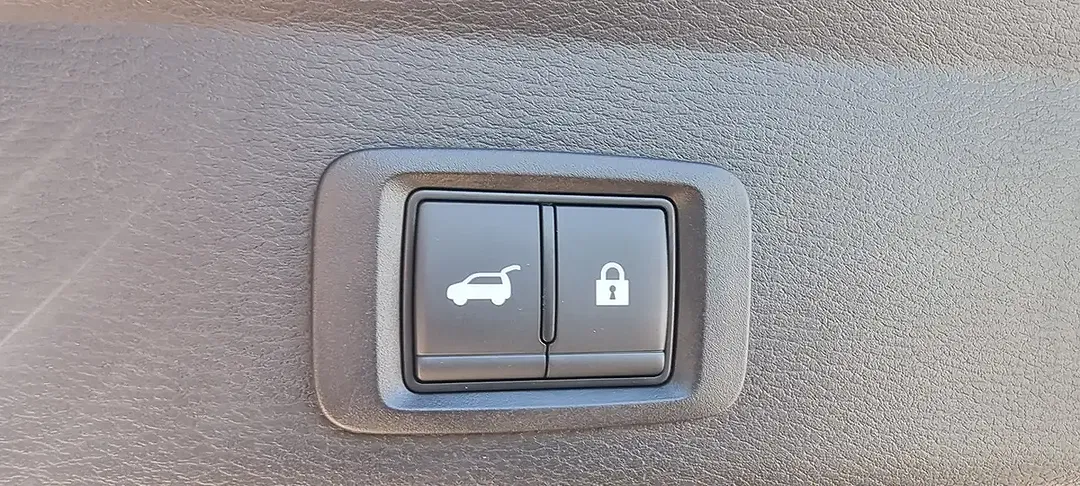 Mitsubishi Outlander - Thumbnail 9