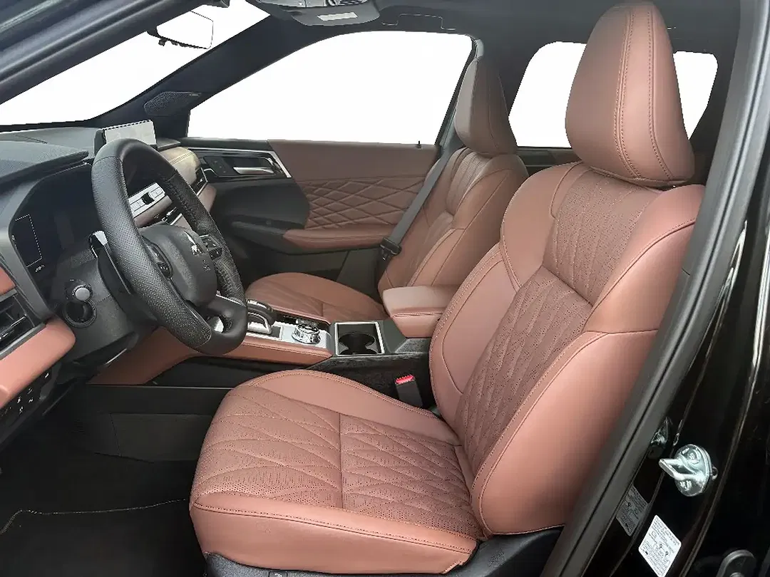 Mitsubishi Outlander - Thumbnail 9