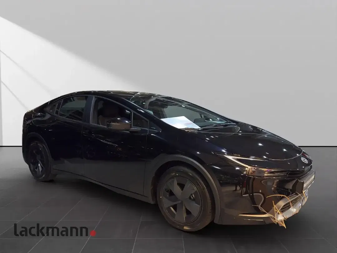 Toyota Prius - Thumbnail 3
