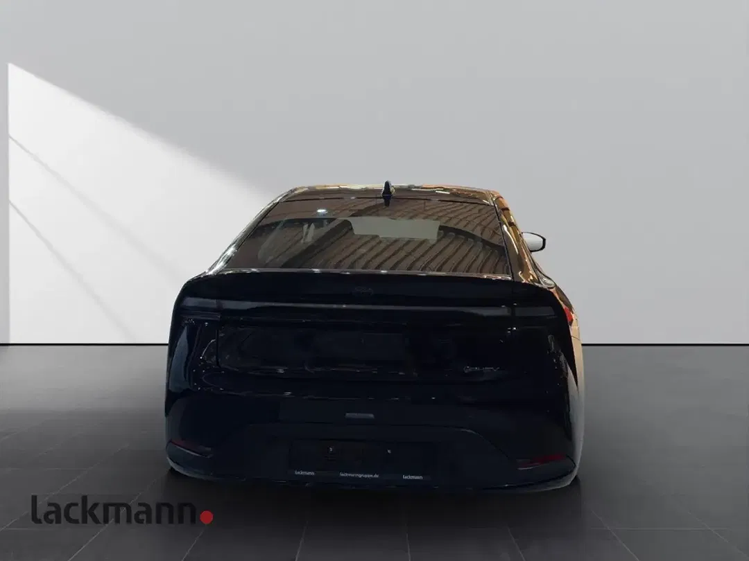 Toyota Prius - Thumbnail 6