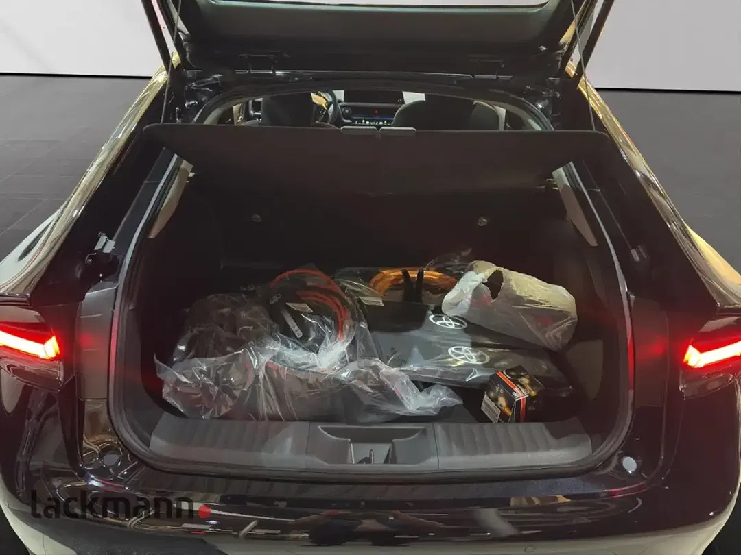 Toyota Prius - Thumbnail 7