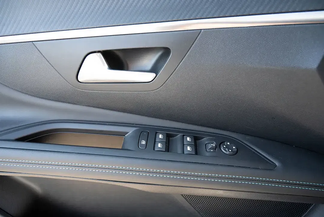 Peugeot 3008 - Thumbnail 11