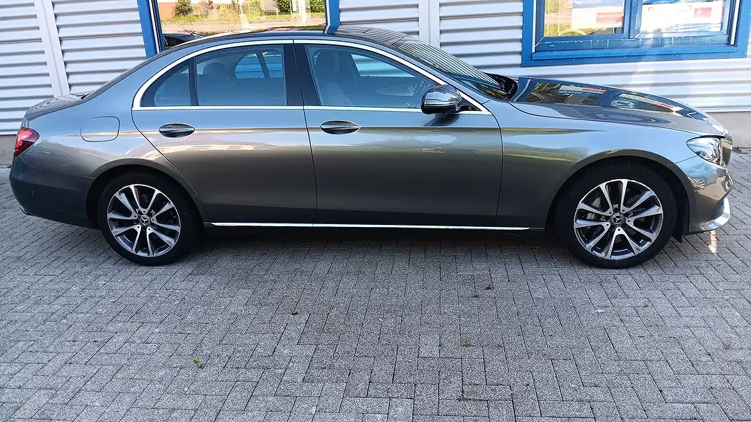 Mercedes-Benz E 400 - Thumbnail 2