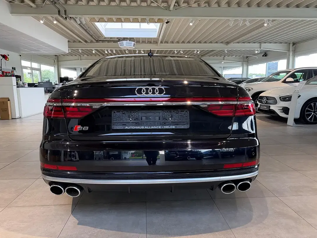 Audi S8 - Thumbnail 5