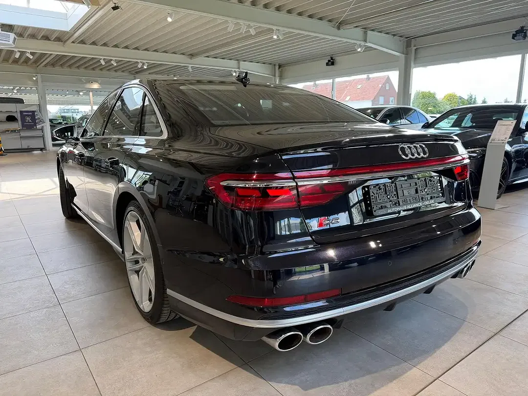 Audi S8 - Thumbnail 6