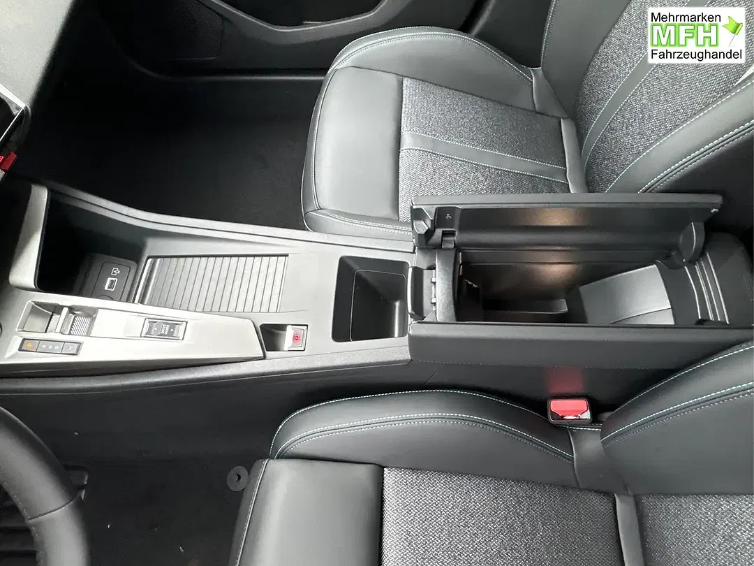 Peugeot 308 - Thumbnail 13