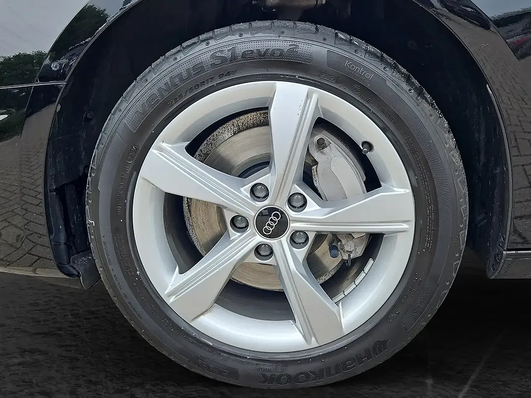 Audi A4 - Thumbnail 5