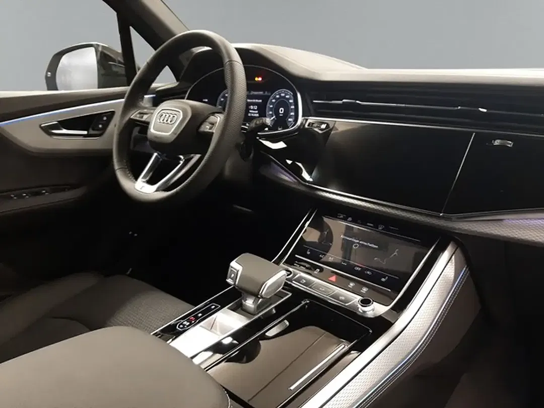 Audi Q7 - Thumbnail 11